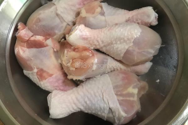 红烧鸡腿卤鸡蛋的做法图解1