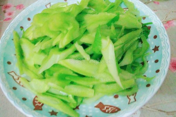 腊肉炒青菜杆的做法图解3