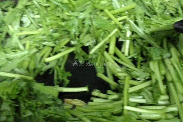 茼蒿炒蛋的做法图解7