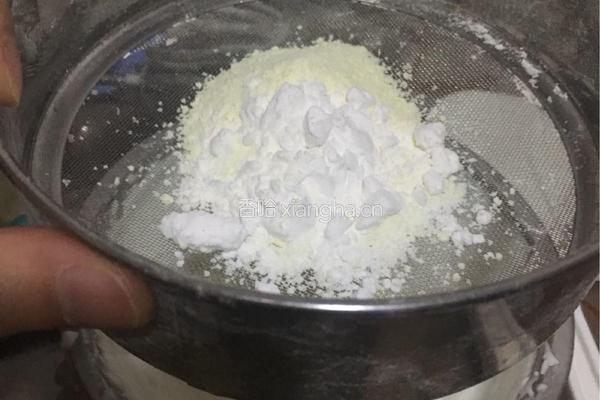 蛋白糖（有点像麦丽素）的做法图解3