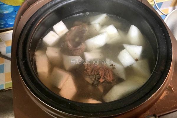 羊蝎子炖萝卜汤的做法图解4