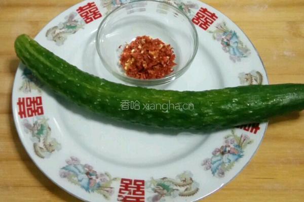 蓑衣黄瓜的做法图解1