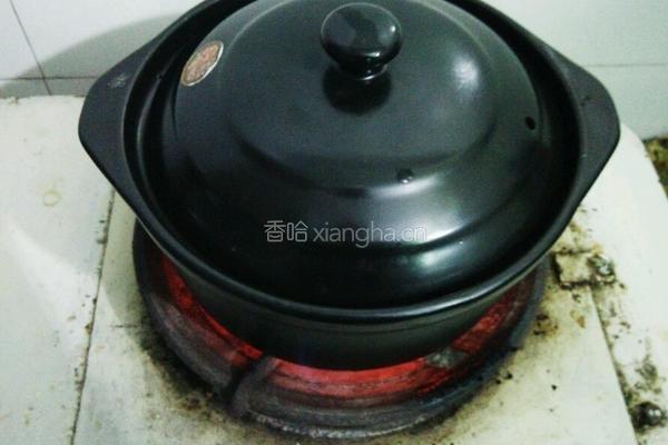 河蟹炖南瓜的做法图解12