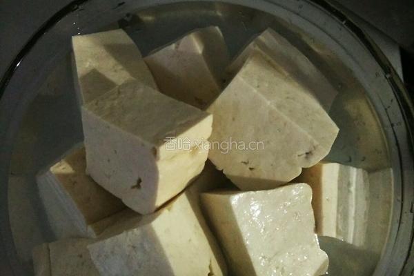 鲫鱼炖豆腐的做法图解3