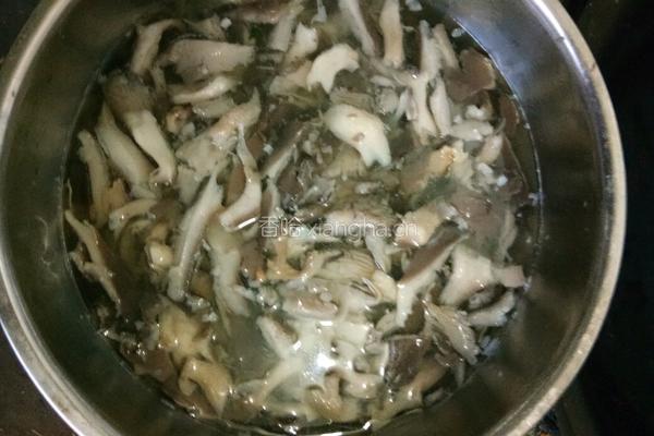 土豆炒平菇的做法图解3