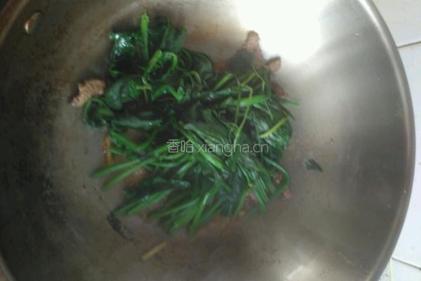 菠菜炒肉的做法图解5