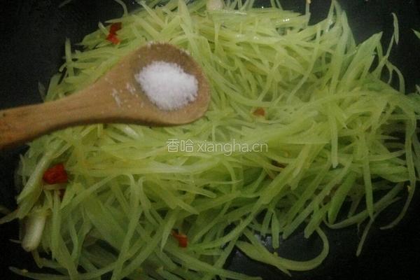 炝炒莴笋丝的做法图解7