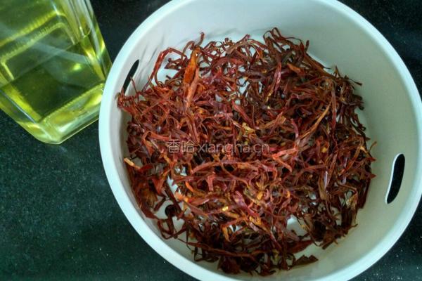 油泼辣椒丝的做法图解1