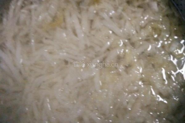 猪肉酸菜炖冻豆腐粉条的做法图解3
