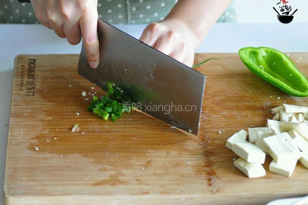 铁板豆腐的做法图解1