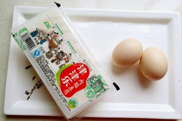 鸡蛋蒸豆腐的做法图解1
