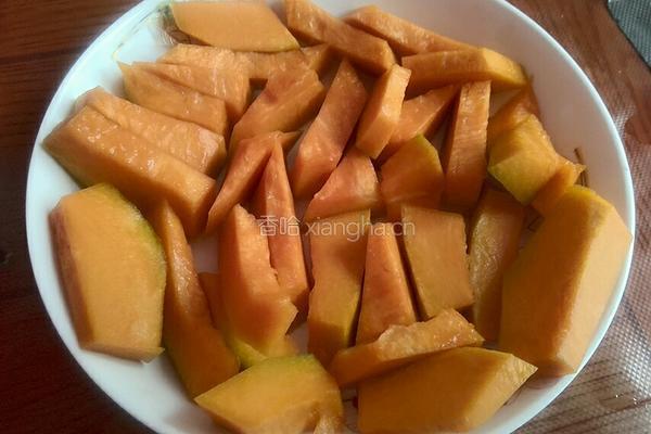 蒸南瓜饼的做法图解1