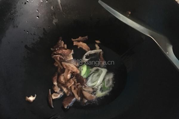 香菇炒菜花的做法图解6