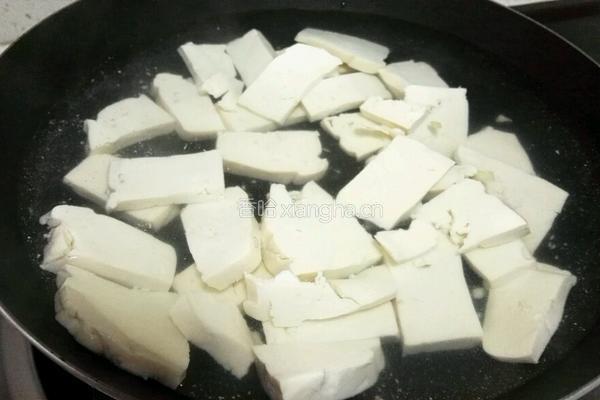 河蚌腊肉豆腐汤的做法图解7