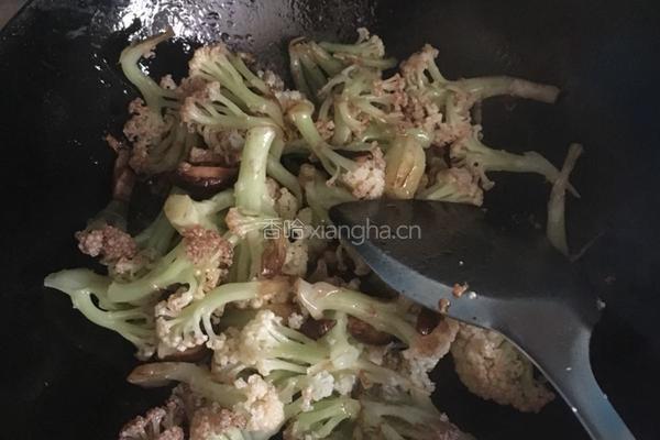 香菇炒菜花的做法图解8