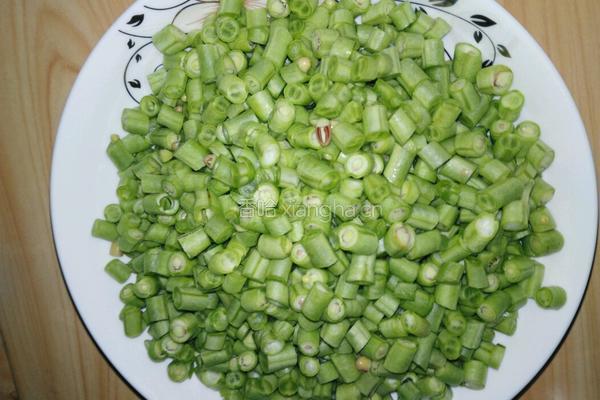 豆角鸡蛋的做法图解1