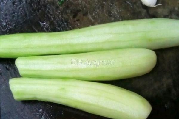 腌黄瓜的做法图解1