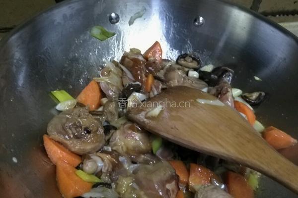 土豆炖鸡腿的做法图解5