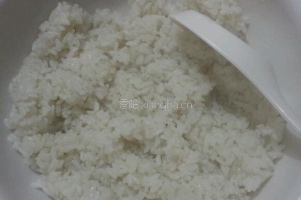 蛋炒饭的做法图解1