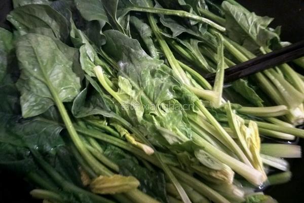 凉拌菠菜的做法图解2