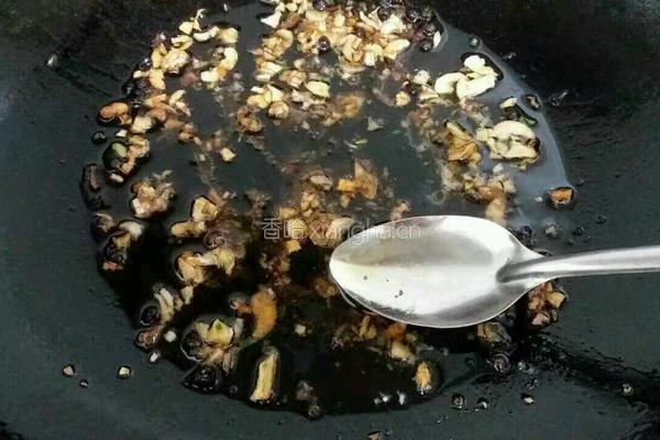 蒜蓉粉丝蒸白菜的做法图解5