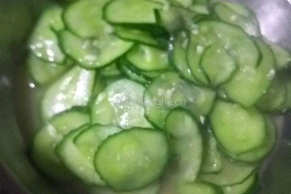 青瓜炒鸡蛋的做法图解3