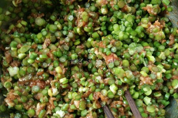 猪肉蒜苔馅水饺的做法图解5
