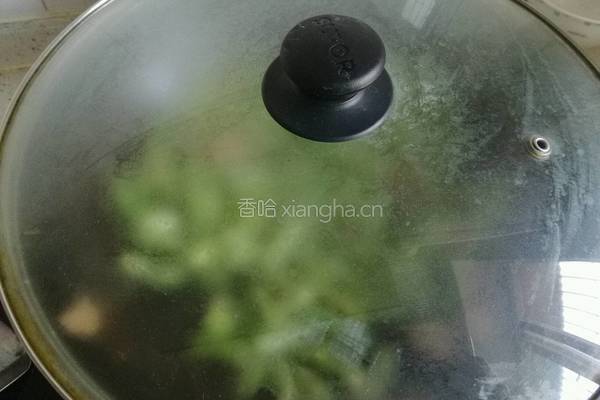 扁豆虾仁炒面的做法图解7