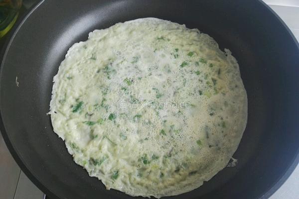 香葱红薯叶鸡蛋饼的做法图解6