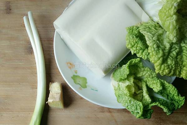 家常青菜豆腐的做法图解1