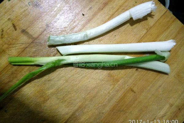 葱拌豆腐的做法图解2