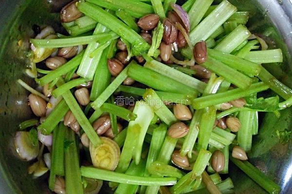 爽口芹菜花生拌的做法图解9