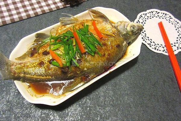 黄豆酱蒸边鱼的做法图解8