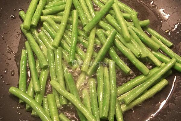 黄豆酱炒豆角的做法图解4