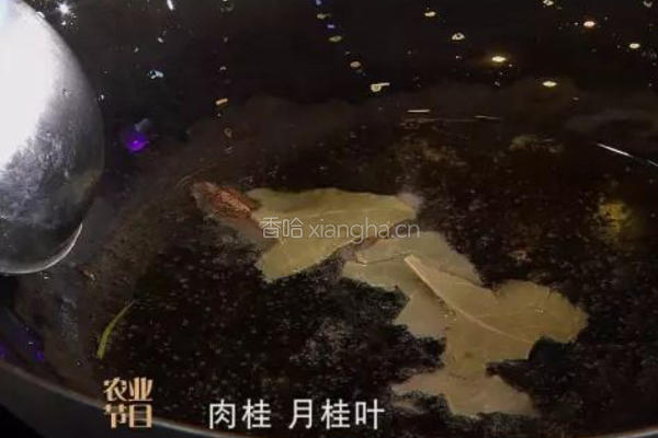 CCTV7食尚大转盘《羊排烧萝卜》的做法图解1