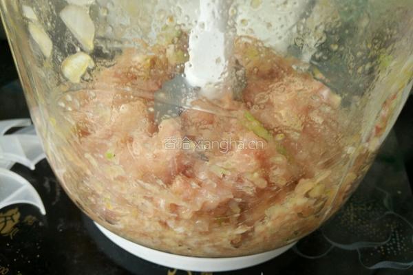 肉馅(小熊绞肉机)的做法图解6