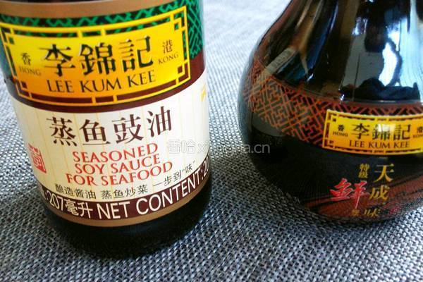 芹菜拌黄豆的做法图解1