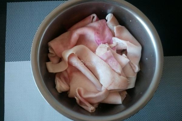 猪皮冻的做法图解1