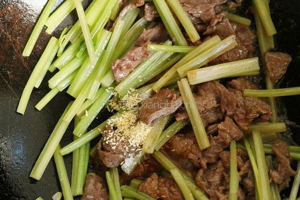 香芹炒牛里脊的做法图解8