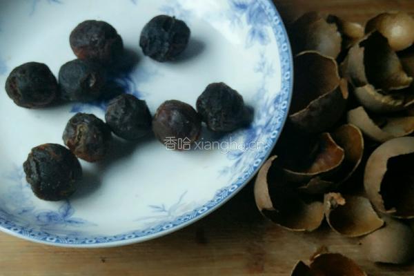 花生红枣桂圆汤的做法图解3