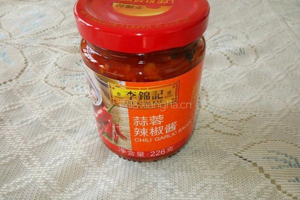 蒜蓉辣酱烧虾的做法图解1
