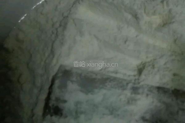 炸带鱼的做法图解3