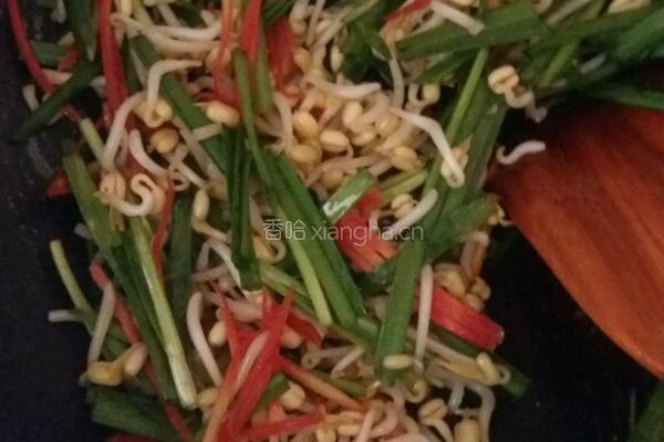 韭菜炒绿豆芽的做法图解3