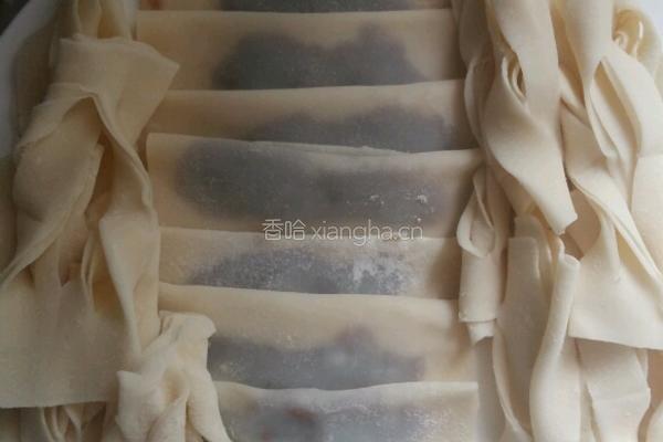 馄饨皮春卷的做法图解1