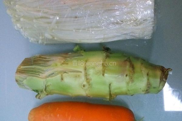 凉拌彩蔬金针菇的做法图解2