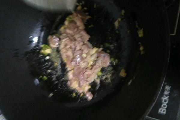 甘蓝菜炒肉的做法图解3