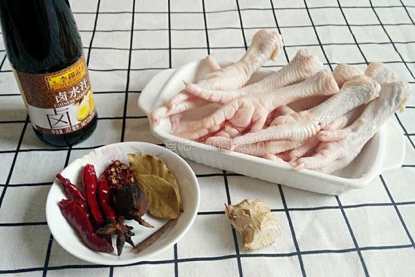 卤鸡爪的做法图解1