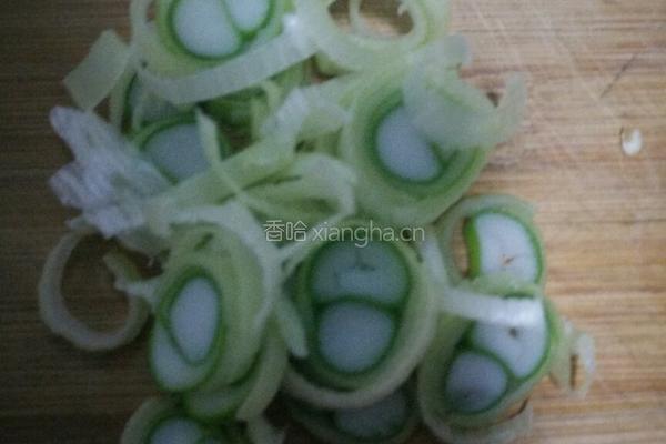 土豆酸菜素包子的做法图解2