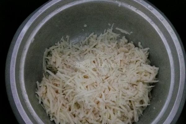 猪肉莲藕饺子的做法图解1