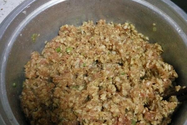 猪肉莲藕饺子的做法图解7